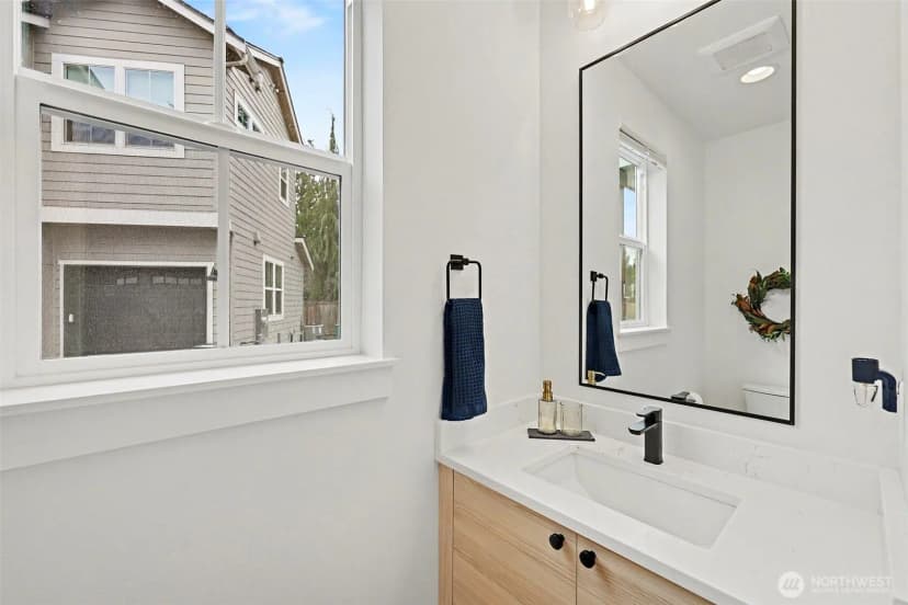 Property photo for 11605 Ne 155th Street, Kirkland photo 30