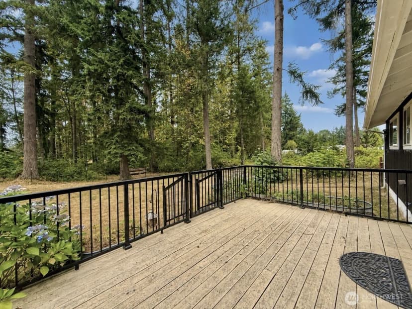 Property photo for 31719 41st Avenue E, Eatonville photo 4