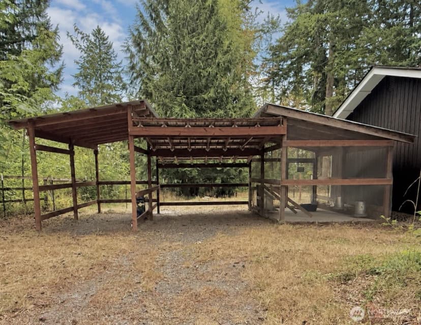Property photo for 31719 41st Avenue E, Eatonville photo 37