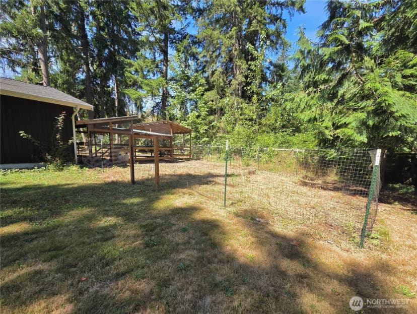 Property photo for 31719 41st Avenue E, Eatonville photo 29