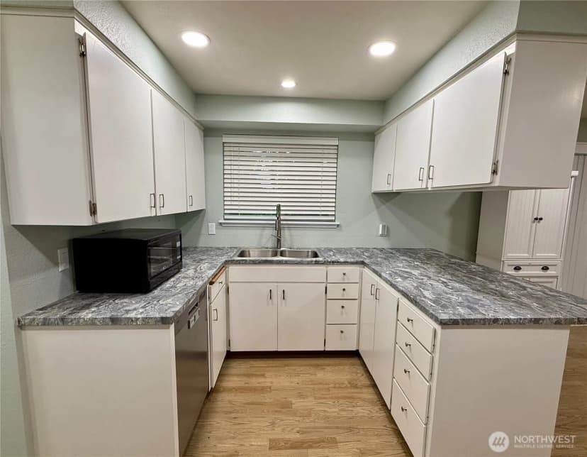 Property photo for 31719 41st Avenue E, Eatonville photo 9