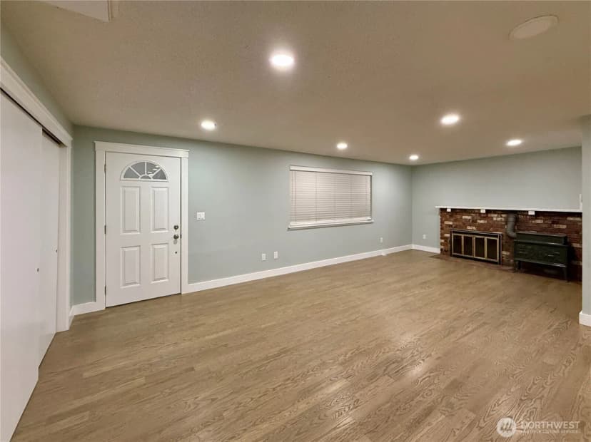 Property photo for 31719 41st Avenue E, Eatonville photo 12