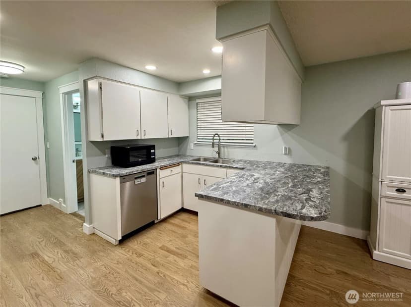 Property photo for 31719 41st Avenue E, Eatonville photo 8