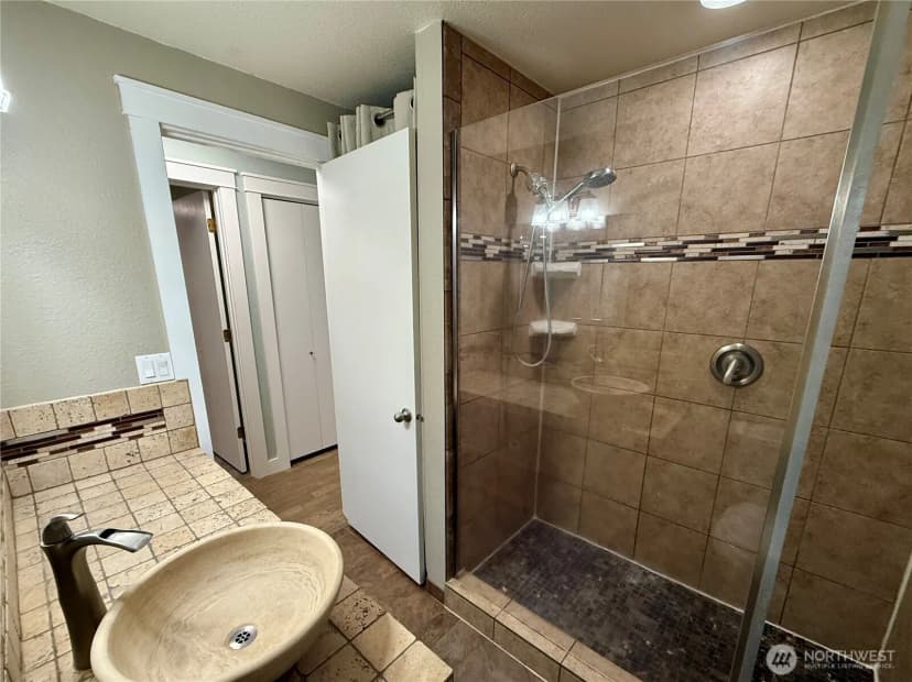 Property photo for 31719 41st Avenue E, Eatonville photo 19