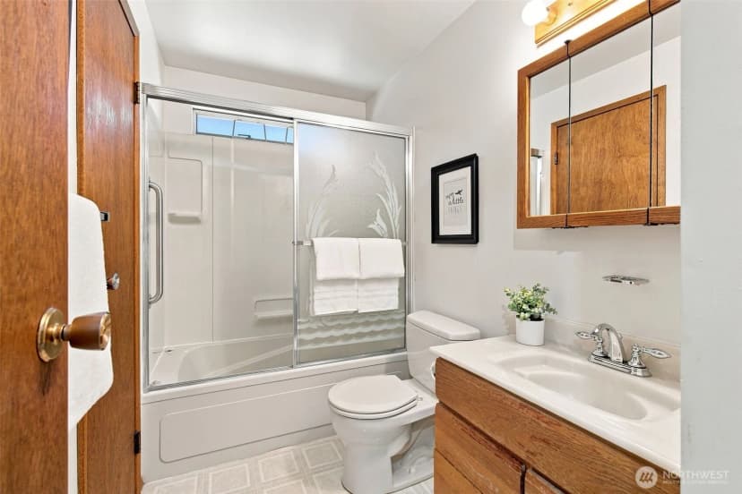 Property photo for 15808 Ne 112th Street, Redmond photo 7