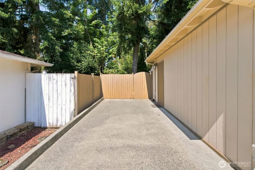 Property photo for 15808 Ne 112th Street, Redmond photo 29