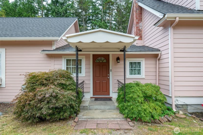 Property photo for 3414 Wilson Road, Oak Harbor photo 6