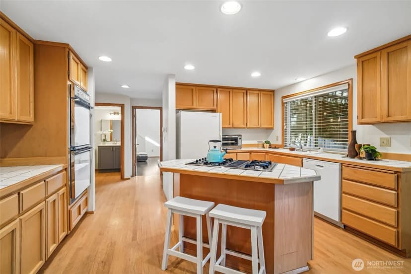 Property photo for 2122 221st Place Ne, Sammamish photo 11