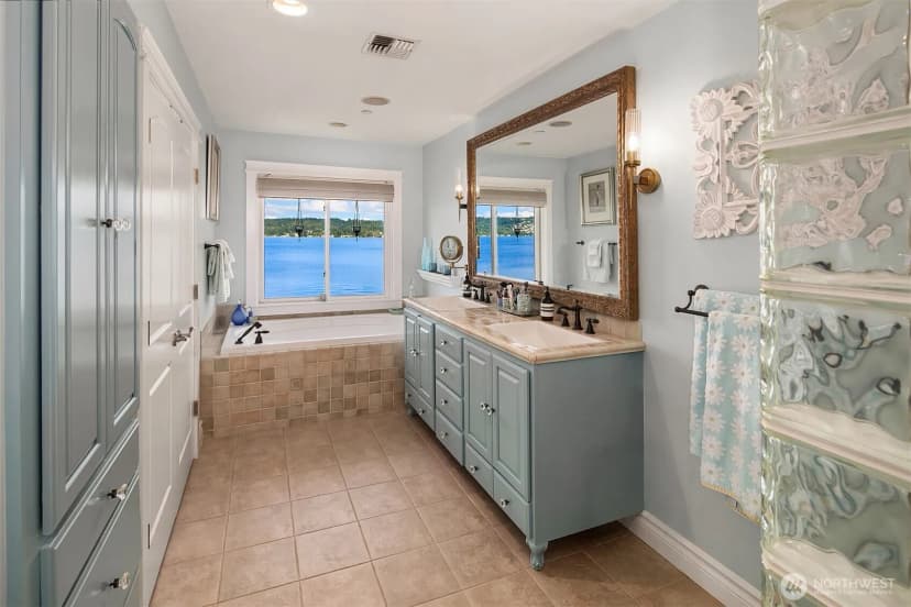 Property photo for 456 W Lake Sammamish Parkway Se, Bellevue photo 23