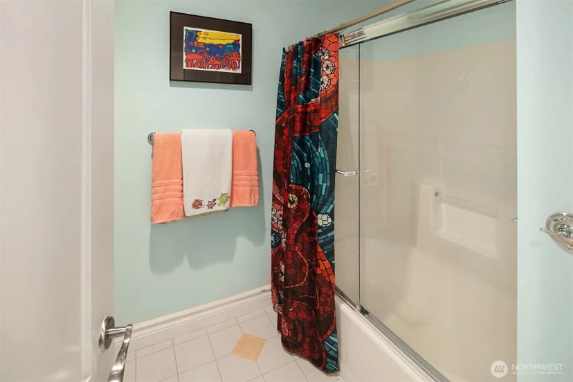 Property photo for 456 W Lake Sammamish Parkway Se, Bellevue photo 26