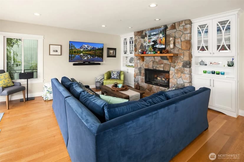 Property photo for 456 W Lake Sammamish Parkway Se, Bellevue photo 14