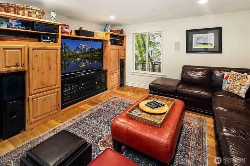 Property photo for 456 W Lake Sammamish Parkway Se, Bellevue photo 30