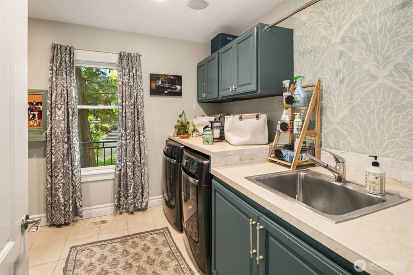 Property photo for 456 W Lake Sammamish Parkway Se, Bellevue photo 19