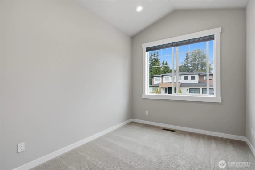 Property photo for 12229 Ne 100th Street, Kirkland photo 31