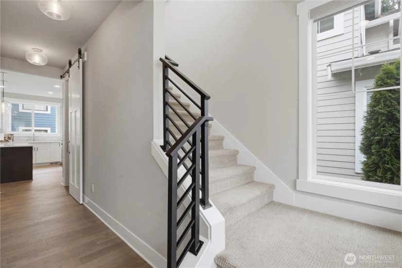Property photo for 12229 Ne 100th Street, Kirkland photo 2
