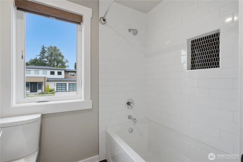 Property photo for 12229 Ne 100th Street, Kirkland photo 27