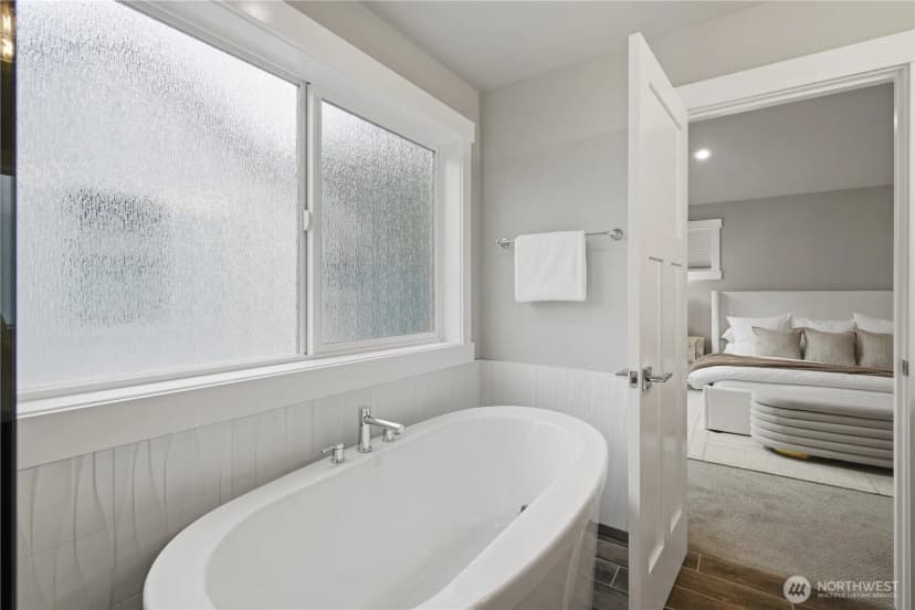 Property photo for 12229 Ne 100th Street, Kirkland photo 23