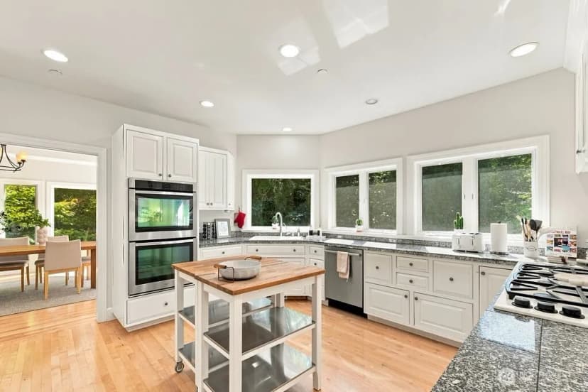 Property photo for 26020 Se Old Black Nugget Road, Issaquah photo 11