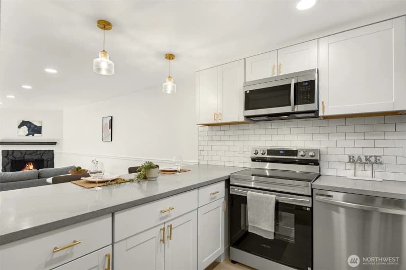 Property photo for 14527 Ne 40th Street #g104, Bellevue photo 3