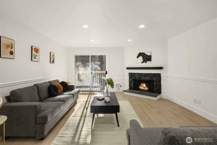 Property photo for 14527 Ne 40th Street #g104, Bellevue photo 9