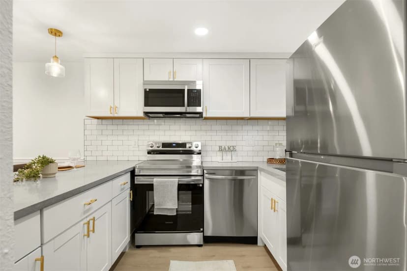 Property photo for 14527 Ne 40th Street #g104, Bellevue photo 2