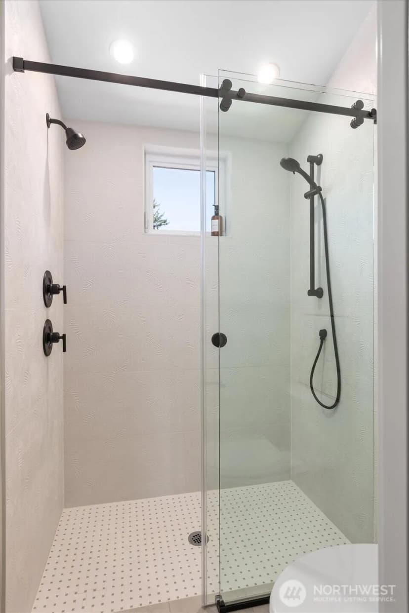 Property photo for 11341 B 23rd Avenue Ne, Seattle photo 14