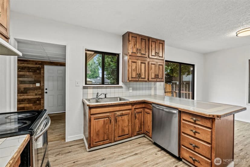 Property photo for 1817 Nichols Boulevard, Longview photo 12