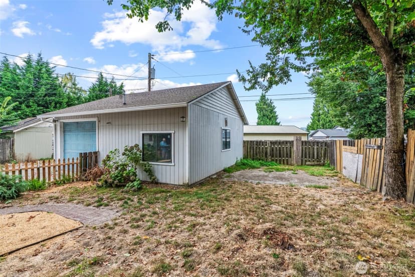Property photo for 1817 Nichols Boulevard, Longview photo 26