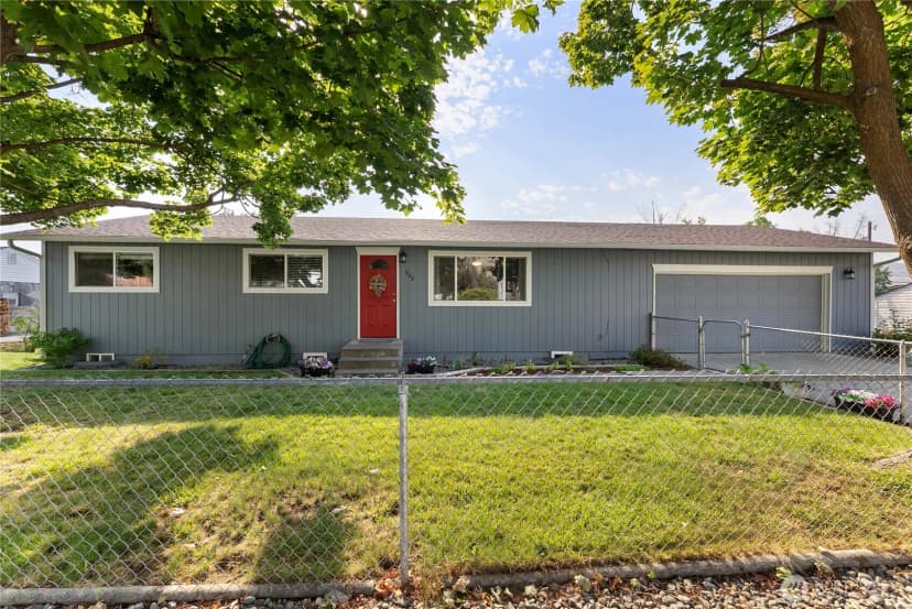 Property photo for 948 N 4th Ave, Okanogan photo 2