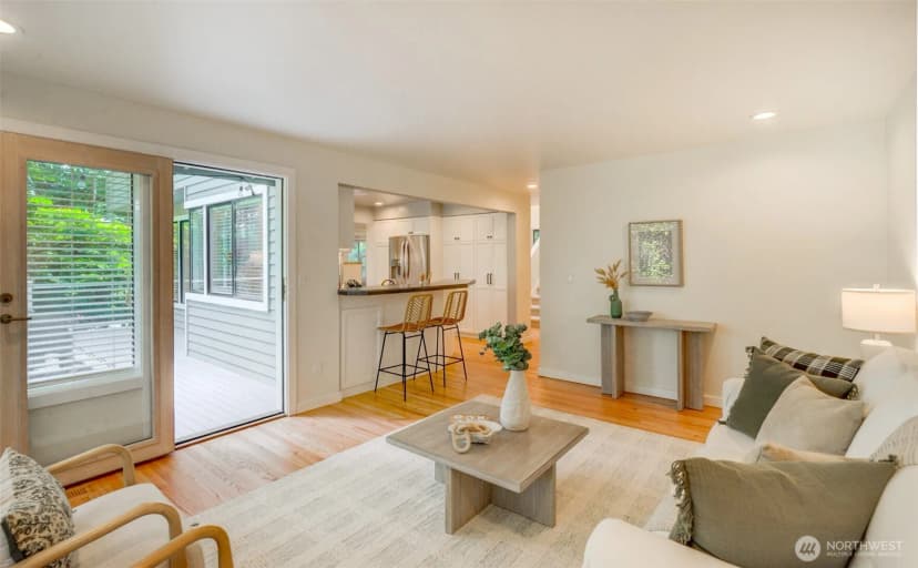 Property photo for 2308 Ne 123rd Street, Seattle photo 6