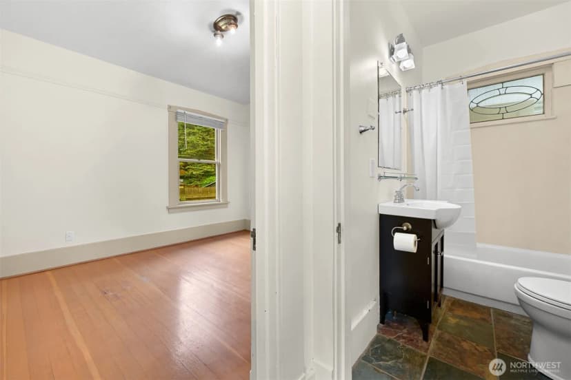 Property photo for 2615 Northwest Avenue, Bellingham photo 11