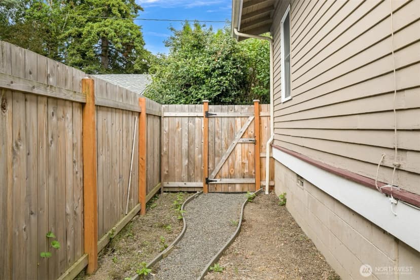 Property photo for 2615 Northwest Avenue, Bellingham photo 30