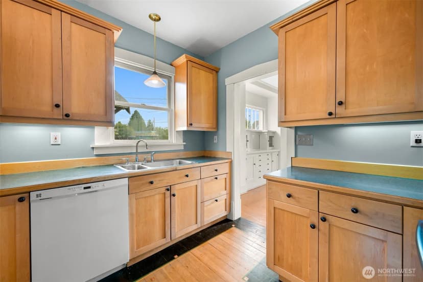 Property photo for 2615 Northwest Avenue, Bellingham photo 18