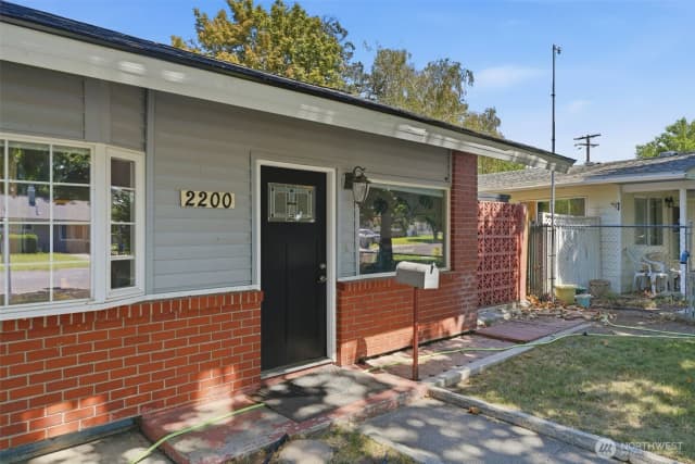 Property photo for 2200 Dover Street, Richland photo 2