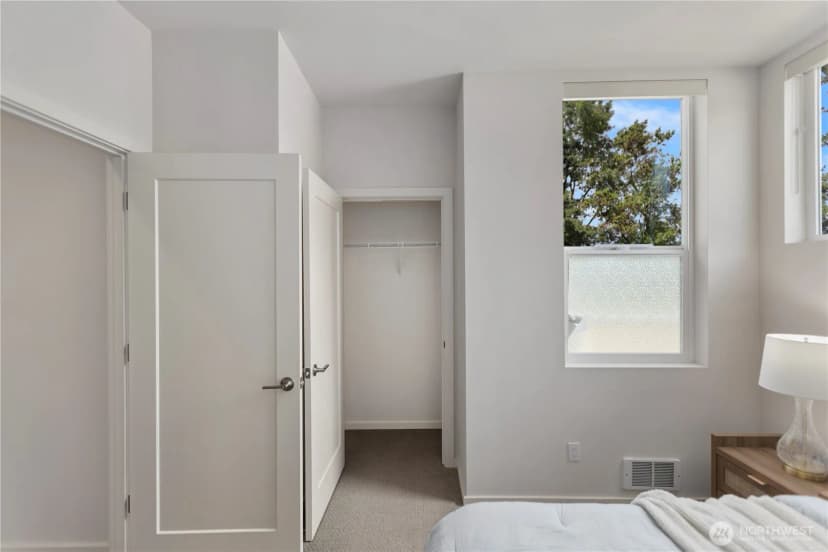 Property photo for 18309 11th Avenue Ne #b, Shoreline photo 25