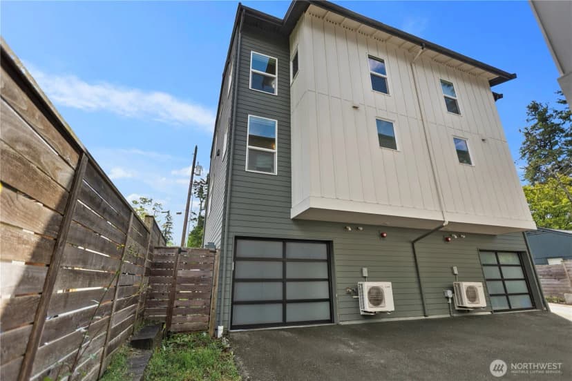 Property photo for 18309 11th Avenue Ne #b, Shoreline photo 39