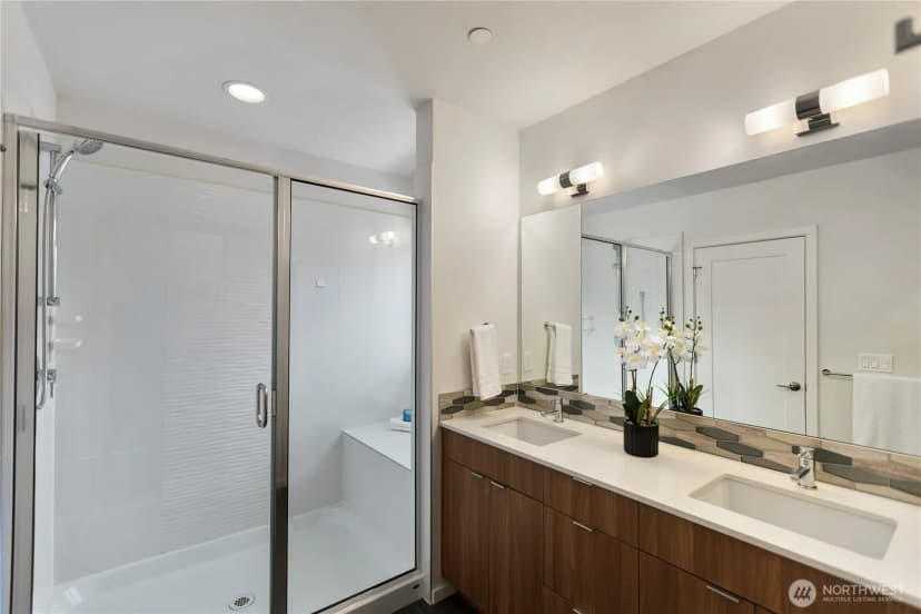 Property photo for 18309 11th Avenue Ne #b, Shoreline photo 35