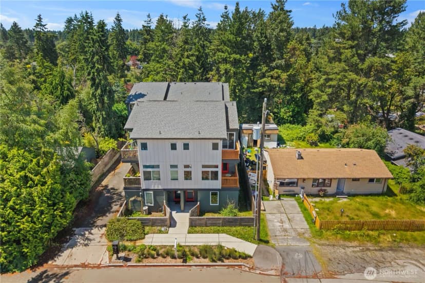 Property photo for 18309 11th Avenue Ne #b, Shoreline photo 40