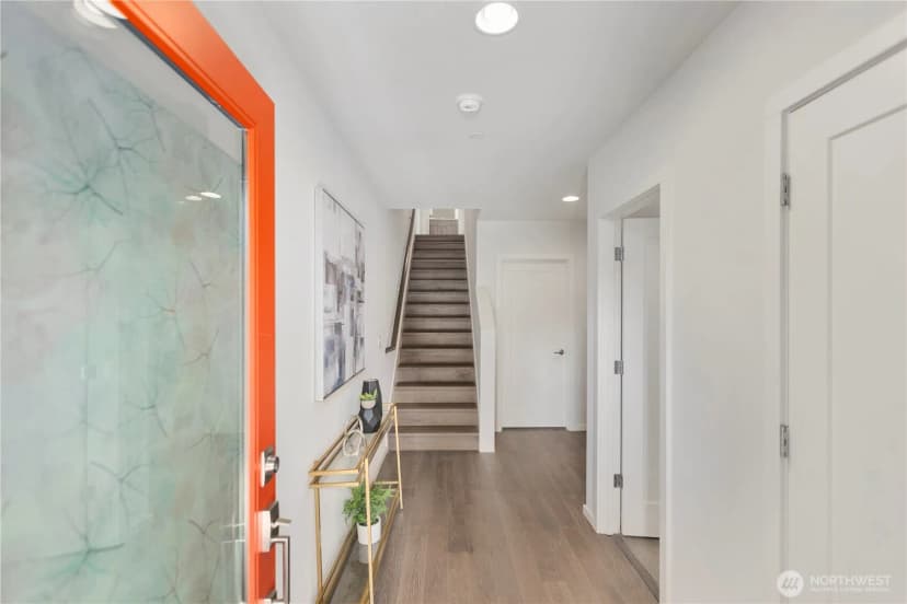 Property photo for 18309 11th Avenue Ne #b, Shoreline photo 6