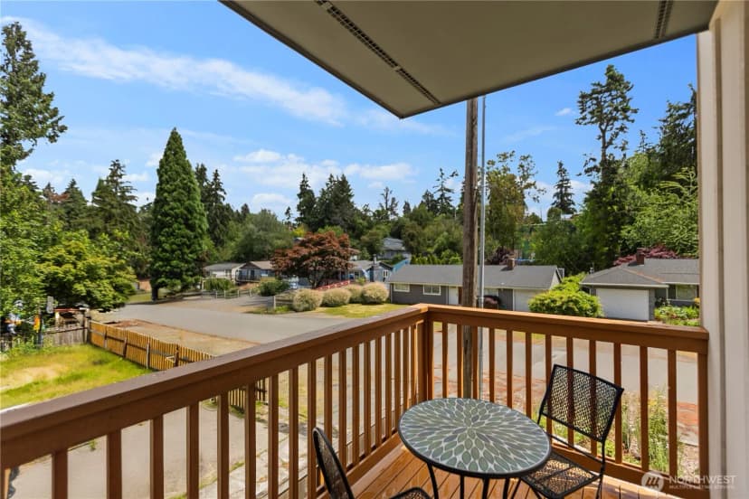 Property photo for 18309 11th Avenue Ne #b, Shoreline photo 19