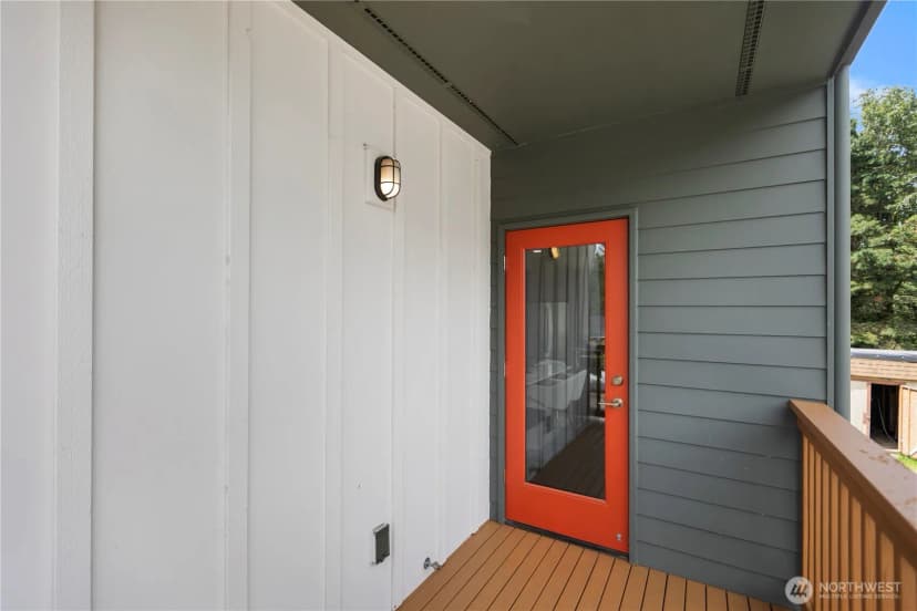 Property photo for 18309 11th Avenue Ne #b, Shoreline photo 20