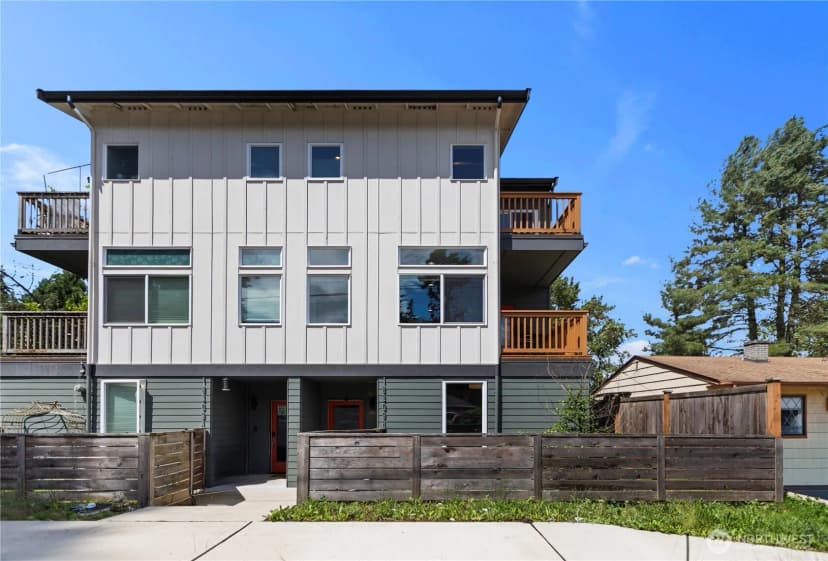 Property photo for 18309 11th Avenue Ne #b, Shoreline photo 36