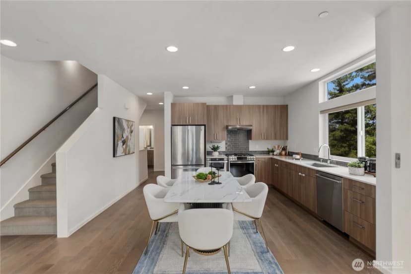 Property photo for 18309 11th Avenue Ne #b, Shoreline photo 8