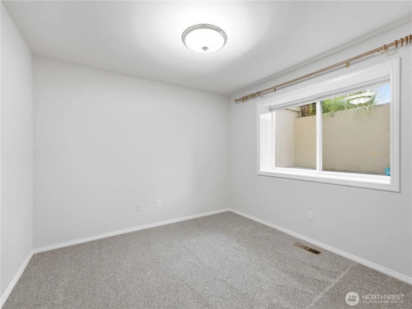 Property photo for 1380 Eastmont Avenue #304, East Wenatchee photo 18