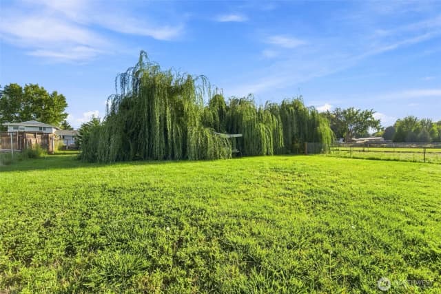 Property photo for 4605 W 12th Avenue, Kennewick photo 3