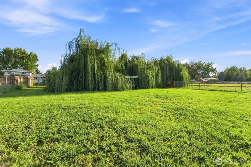 Property photo for 4605 W 12th Avenue, Kennewick photo 3