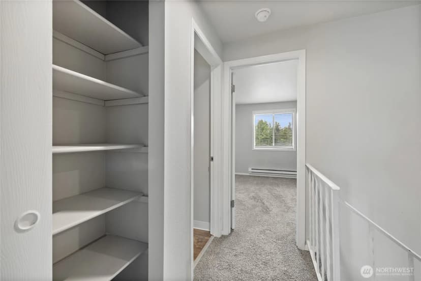 Property photo for 332 S 327th Lane, Federal Way photo 14