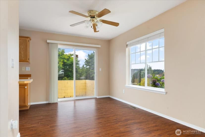 Property photo for 2177 Sw Sunnyside Avenue, Oak Harbor photo 8