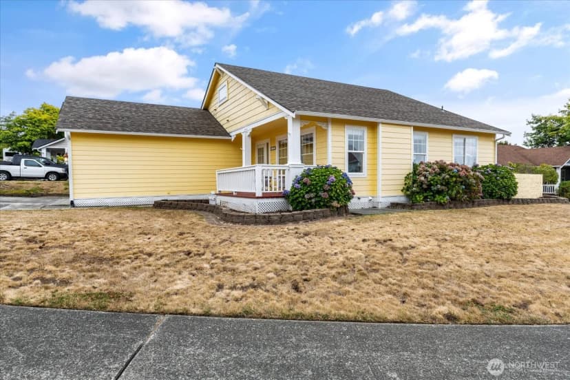 Property photo for 2177 Sw Sunnyside Avenue, Oak Harbor photo 3