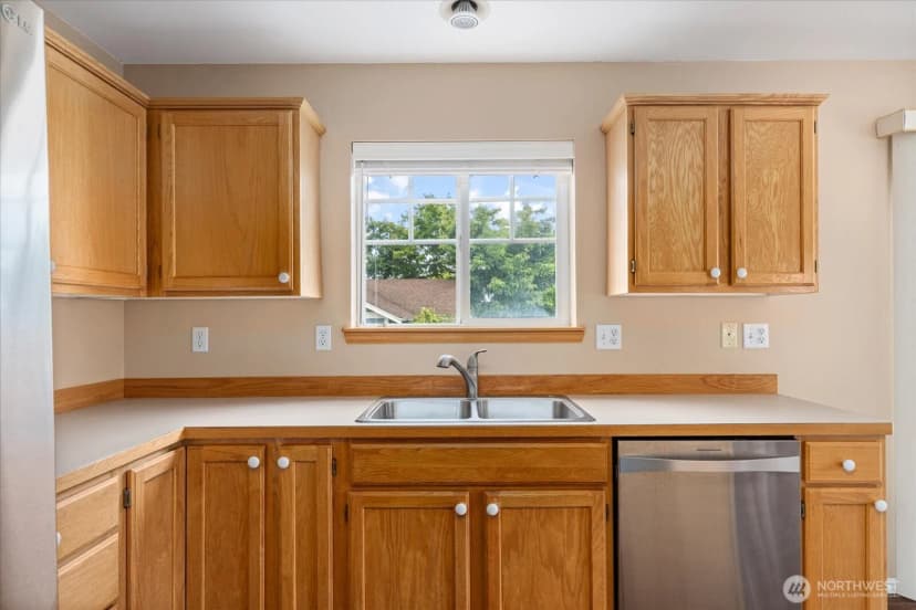 Property photo for 2177 Sw Sunnyside Avenue, Oak Harbor photo 13